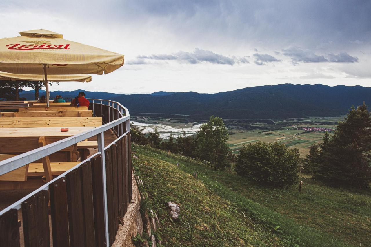 Bed and Breakfast Dom Na Slivnici Cerknica Esterno foto